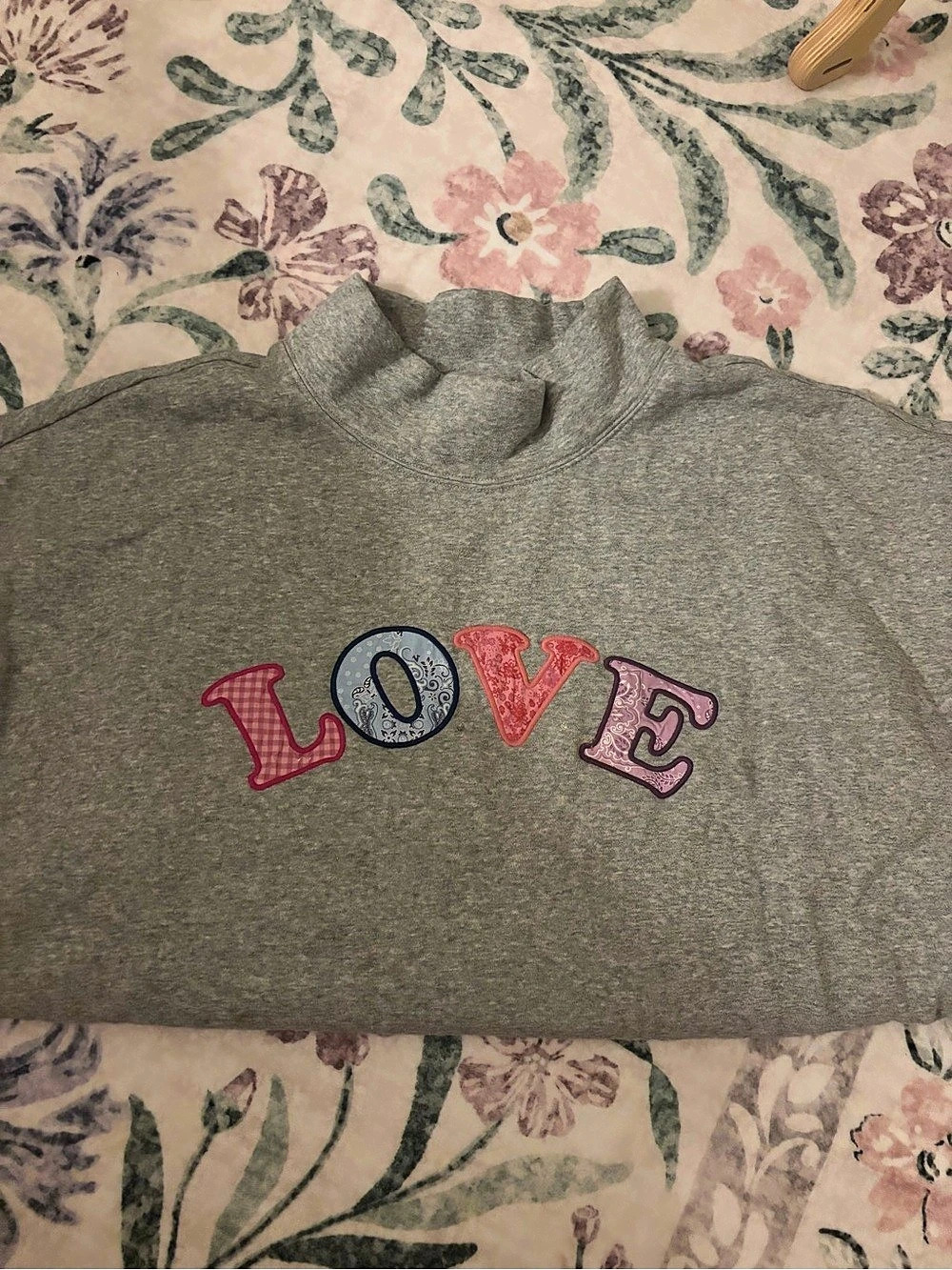 LOVE Mock Neck Joy Lab - L